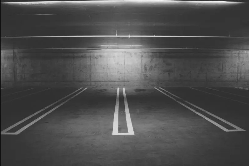 ¿Puedo tapiar mi plaza de garaje para hacerme un trastero?