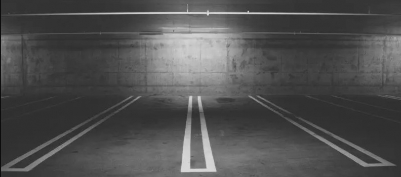 ¿Puedo tapiar mi plaza de garaje para hacerme un trastero?