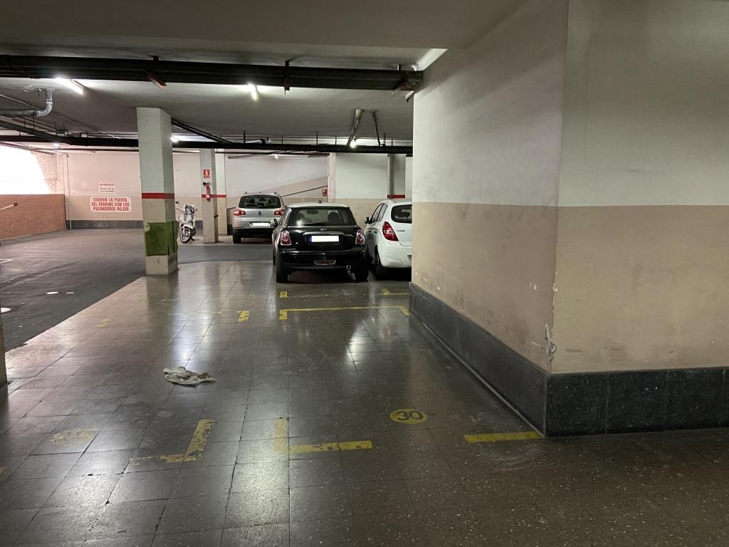 Plaza de parking en Barcelona Comte Borrell / Aragó