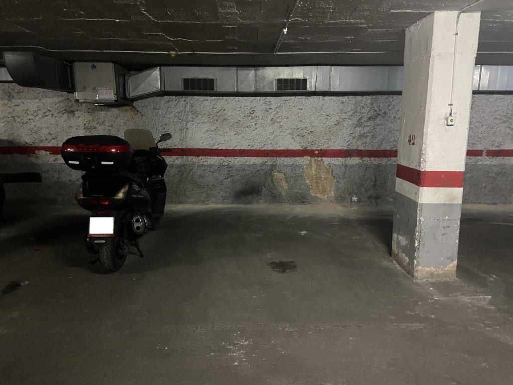 Plaza de parking en Hospitalet De Llobregat en SANTA EULALIA  Maluquer