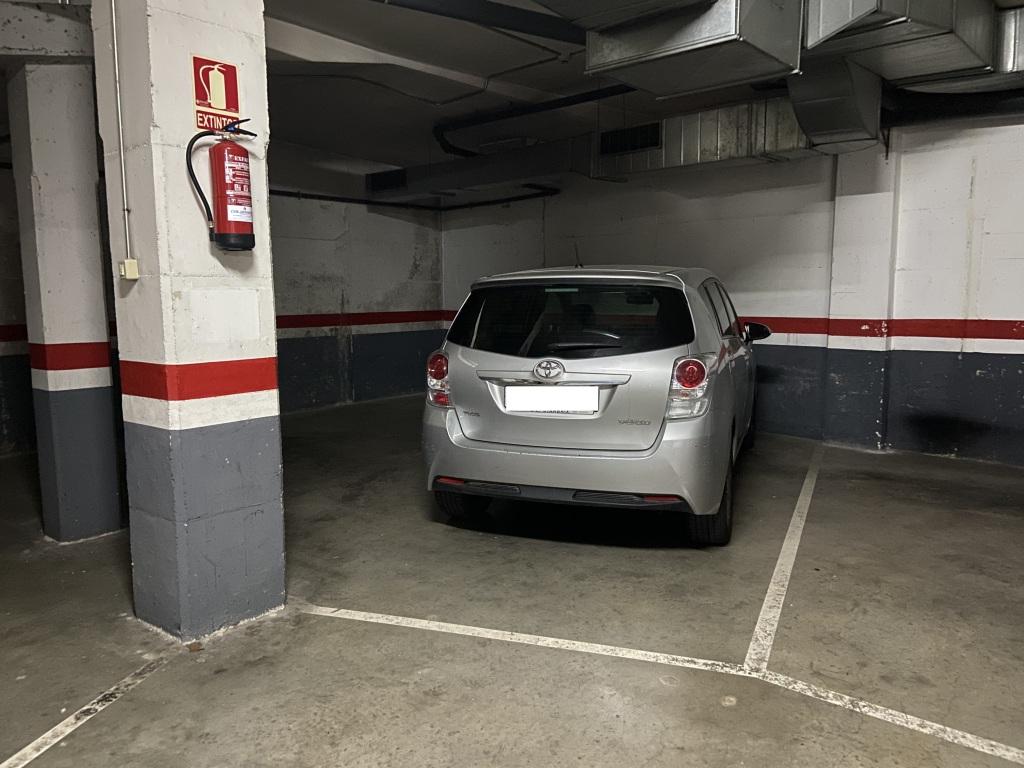 Plaza de parking en Hospitalet De Llobregat en SANTA EULALIA  Santa Eulalia