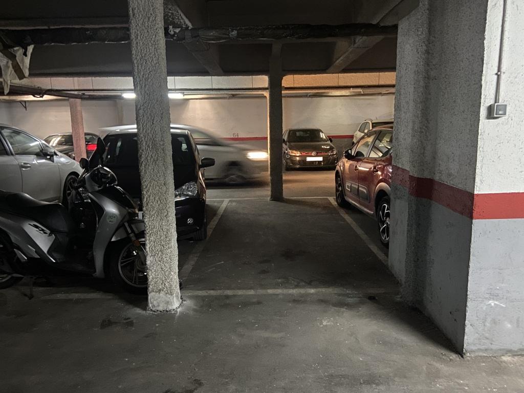 Plaza de parking en Santa Coloma De Gramanet en CENTRE  Major