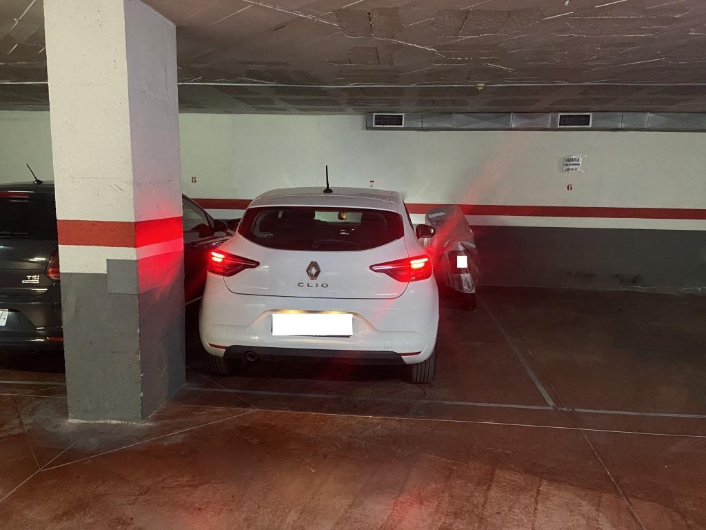 Plaza de parking en Barcelona Consell de Cent / Casanova