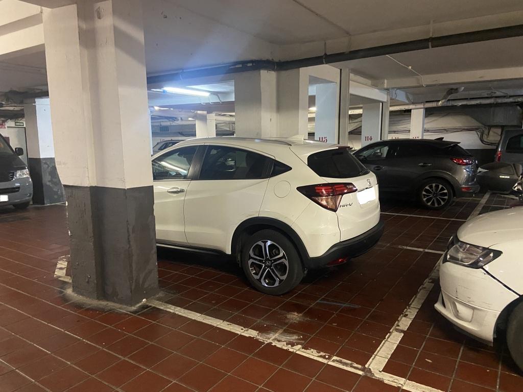 Plaza de parking en Barcelona Aragó / Urgell