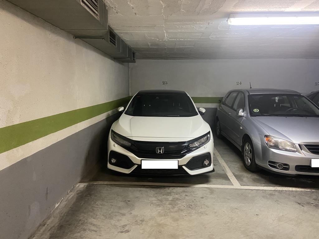 Plaza de parking en Barcelona Casp / Marina