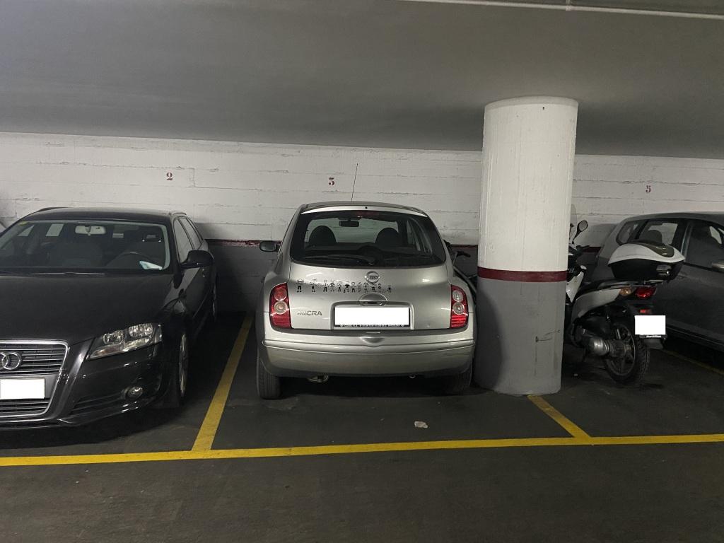 Plaza de parking en Barcelona Milanesat / Pl. Joaquim Pena