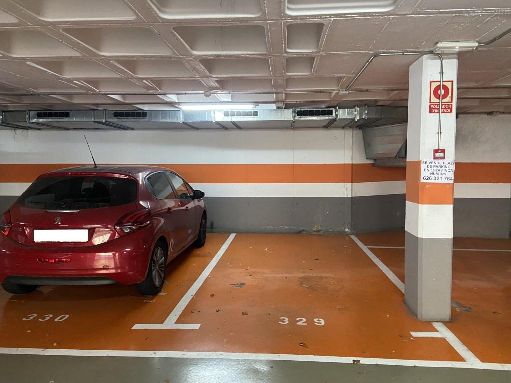 Plaza de parking en Barcelona en VALLCARCA I ELS PENITENTS  Font del Remei