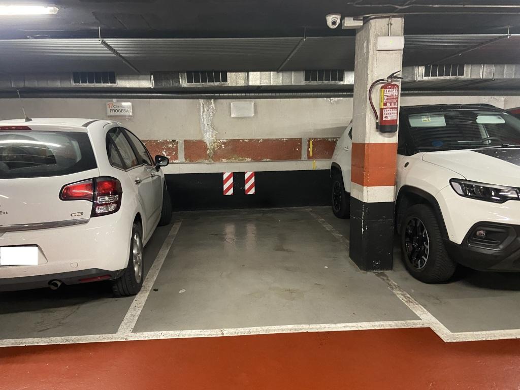 Plaza de parking en Barcelona en EIXAMPLE DRETA  Corsega