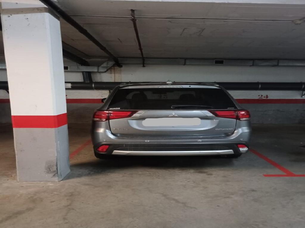 Plaza de parking en Sant Just Desvern en   Carrer dels Països Catalans