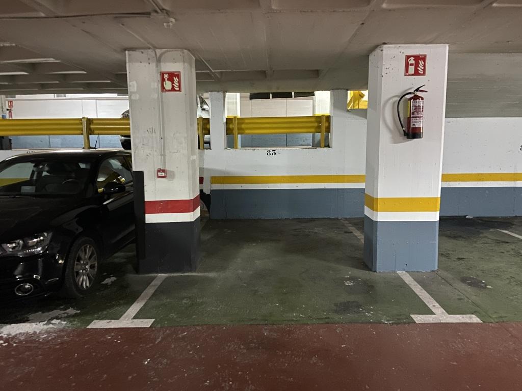Plaza de parking en Barcelona en SAGRADA FAMILIA  Napols