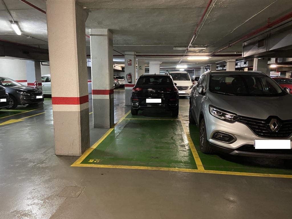 Plaza de parking en Barcelona en EIXAMPLE ESQUERRA  Casanova