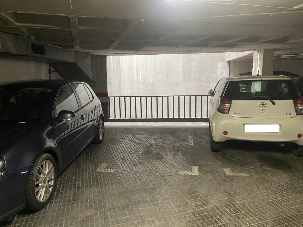 Plaza de parking en Barcelona en SANT ANTONI  Viladomat