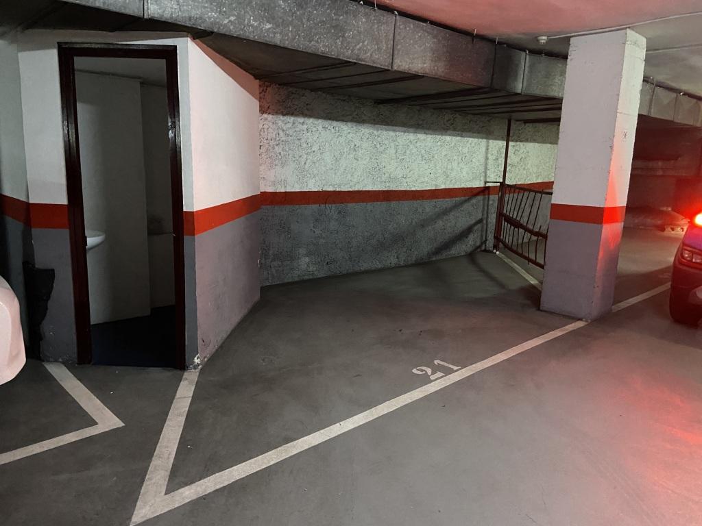 Plaza de parking en Hospitalet De Llobregat en SANTA EULALIA  Comerç