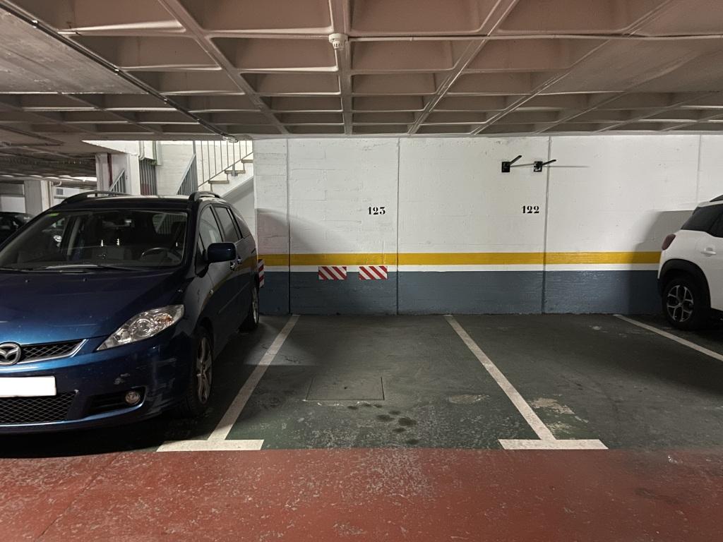 Plaza de parking en Barcelona en SAGRADA FAMILIA  Napols