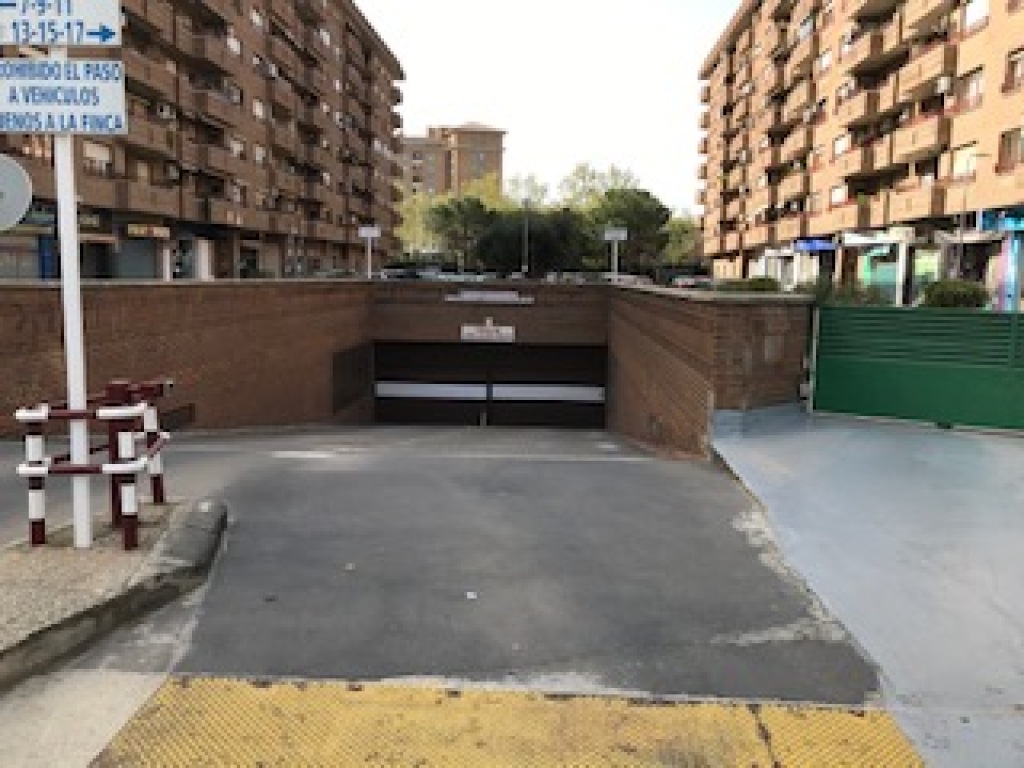 Plaza de garaje en Alquiler en Zaragoza en  Calle Pablo Gargallo