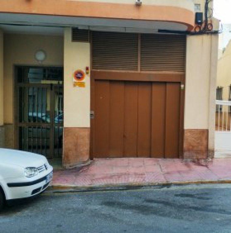 Plaza de garaje en Venta en Torrevieja en  Calle Radio Murcia