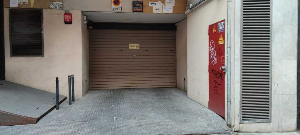 Plaza de garaje en Venta en Barcelona en SANT ANTONI Viladomat