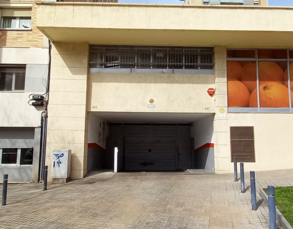 Plaza de garaje en Venta en Barcelona en GUINEUETA Prolong Fabra i Puig / Ps Valldaura