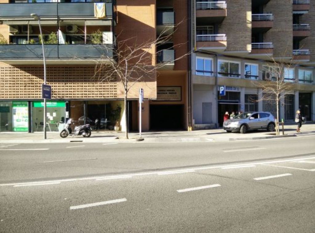 Plaza de garaje en Venta en Barcelona en SAGRERA Carrer de Malllorca