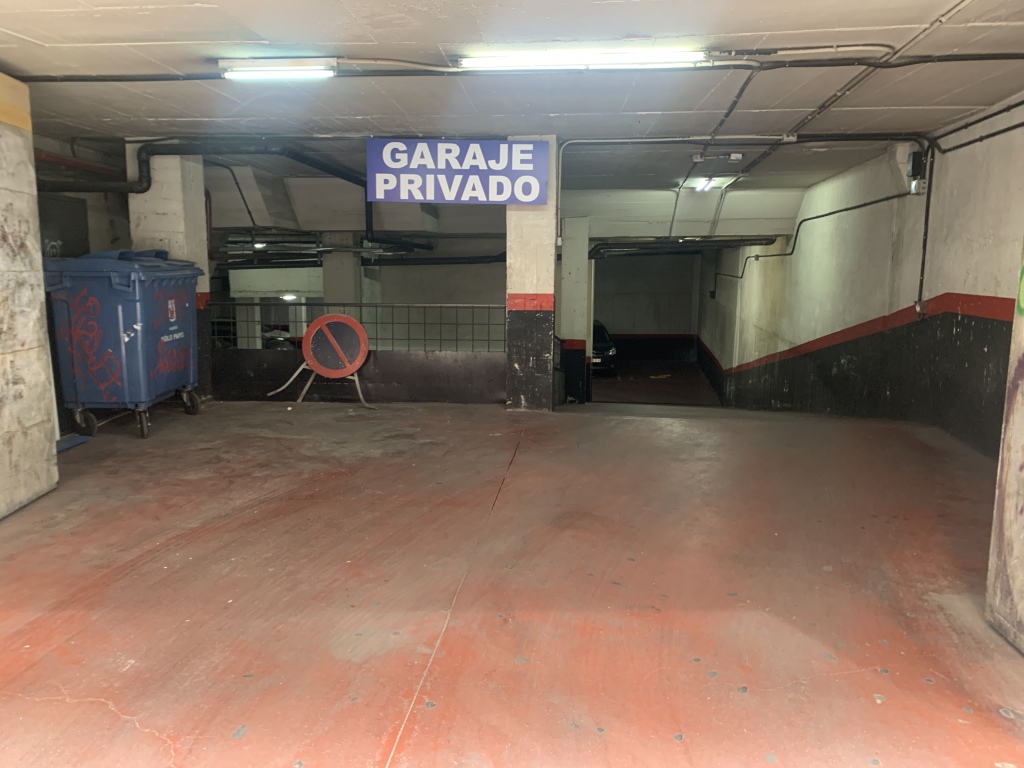 Plaza de garaje en Alquiler en Madrid en UNIVERSIDAD C/ Silva