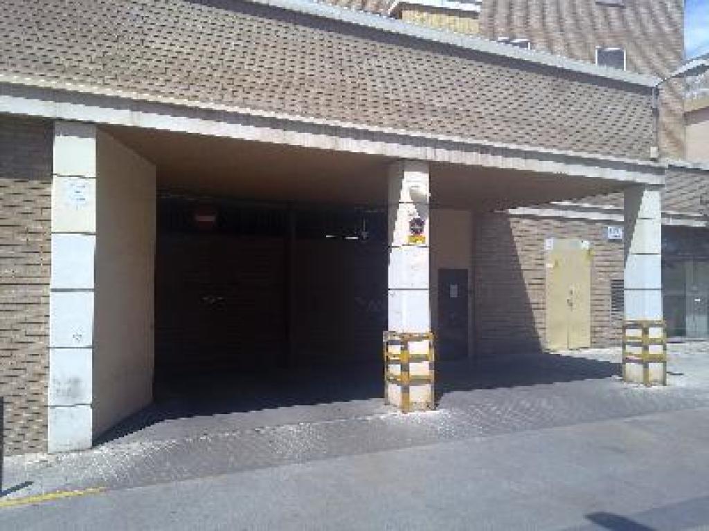 Plaza de garaje en Alquiler en Hospitalet De Llobregat en CENTRO Casa Nova