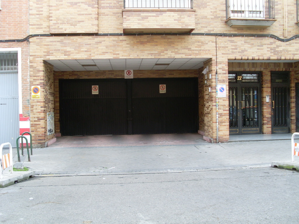 Plaza de garaje en Alquiler en Madrid en VENTAS Esteban Collantes