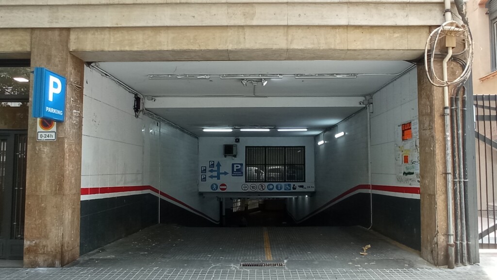 Plaza de garaje en Alquiler en Barcelona en SANT ANTONI Rocafort