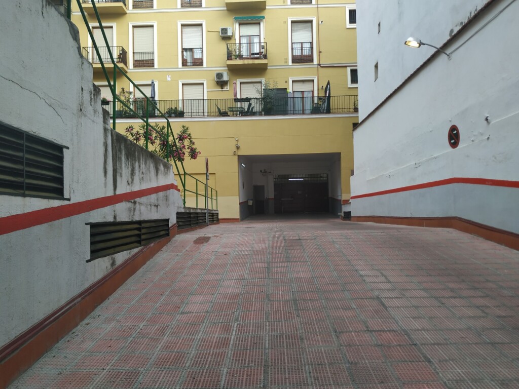 Plaza de garaje en Alquiler en Madrid en EMBAJADORES TRIBULETE