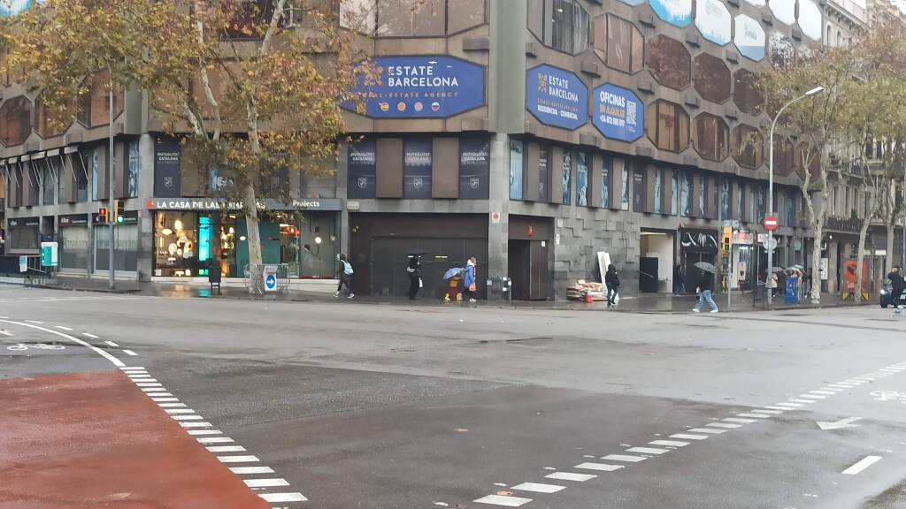 Plaza de garaje en Alquiler en Barcelona en EIXAMPLE DRETA Plaza Urquinaona