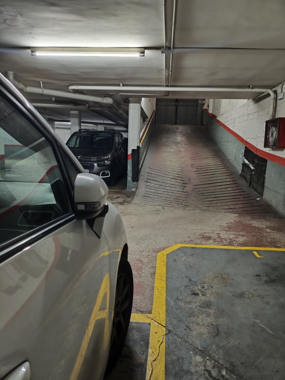 Plaza de garaje en Venta en Badalona en  Calle poniente