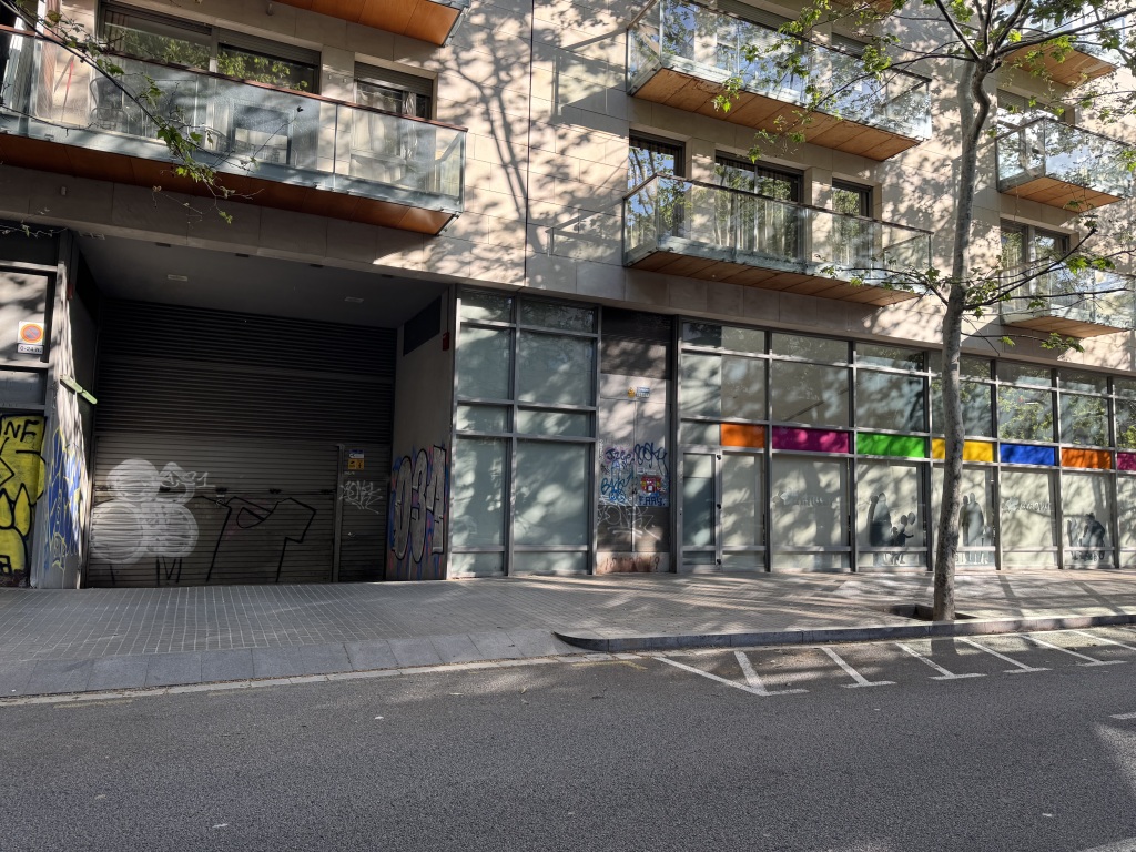 Plaza de garaje en Alquiler en Barcelona en EL PARC I LA LLACUNA DEL POBLENOU Calle Tánger