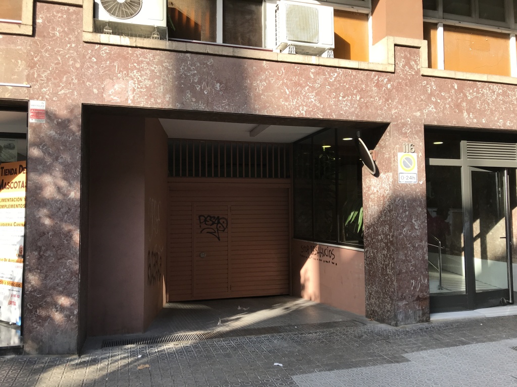 Plaza de garaje en Venta en Barcelona en SANT ANTONI Calle Vilaomat