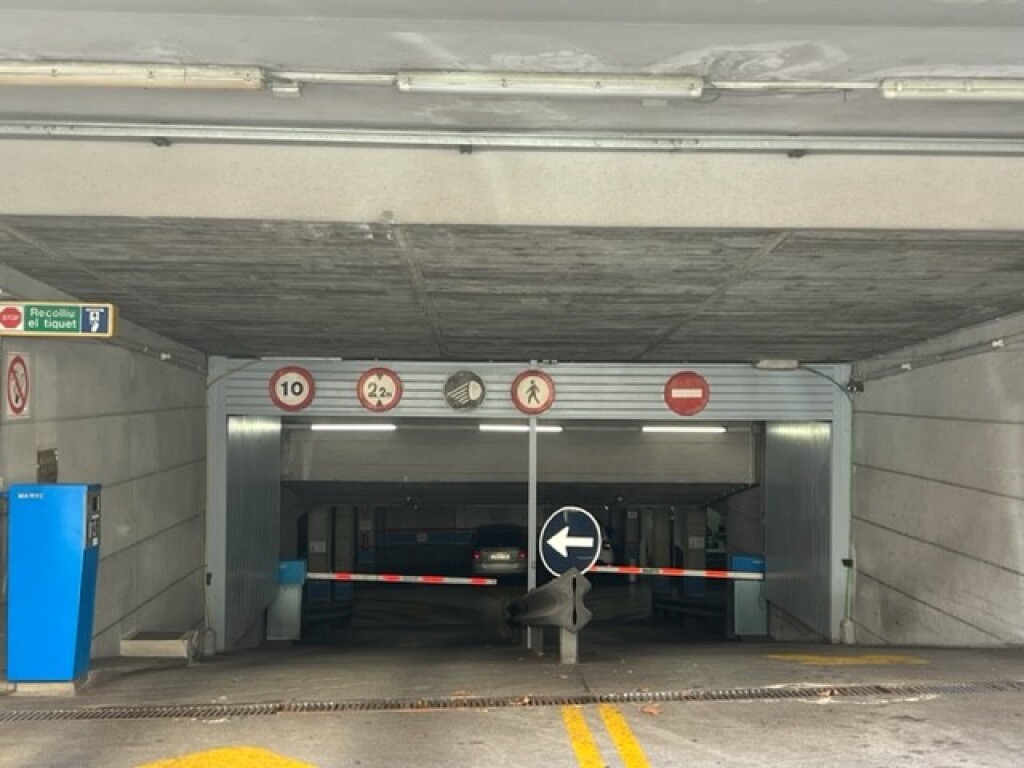 Plaza de garaje en Venta en Barcelona en SAGRADA FAMILIA Carrer de Cartagena