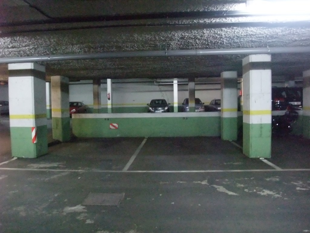Plaza de garaje en Alquiler en Madrid en  Legazpi - calle Bronce