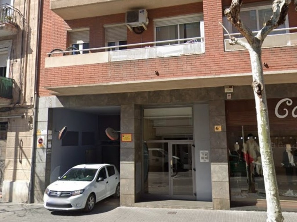 Plaza de garaje en Alquiler en Hospitalet De Llobregat en SANTA EULALIA Santa Eulalia