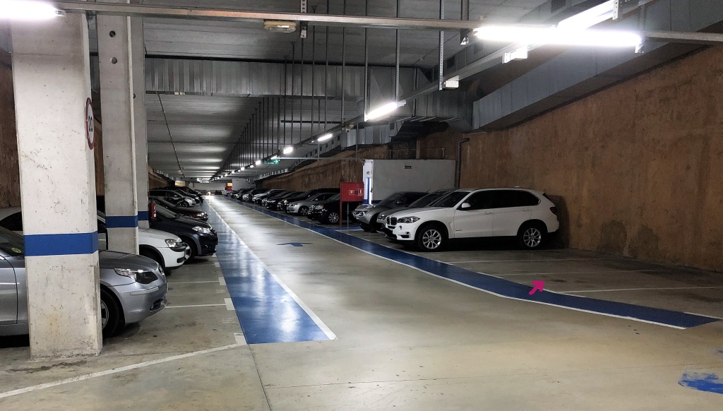 Plaza de garaje en Venta en Hospitalet De Llobregat en CAN SERRA Electricitat, Avinguda