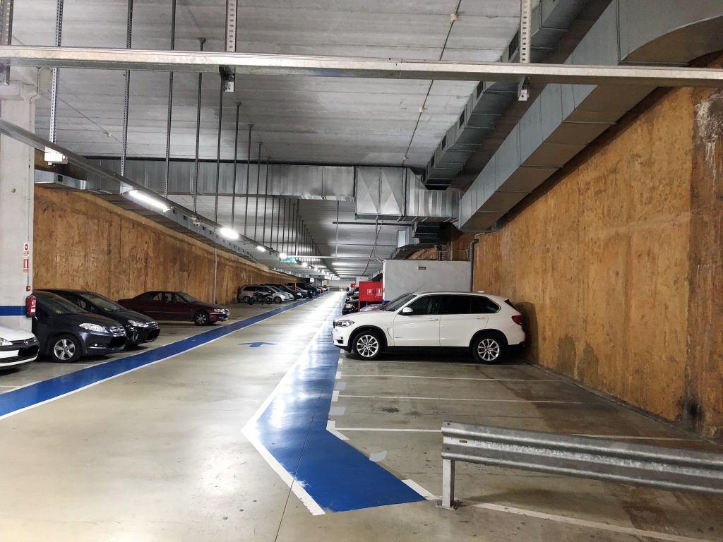 Plaza de garaje en Venta en Hospitalet De Llobregat en CAN SERRA Electricitat, Avinguda